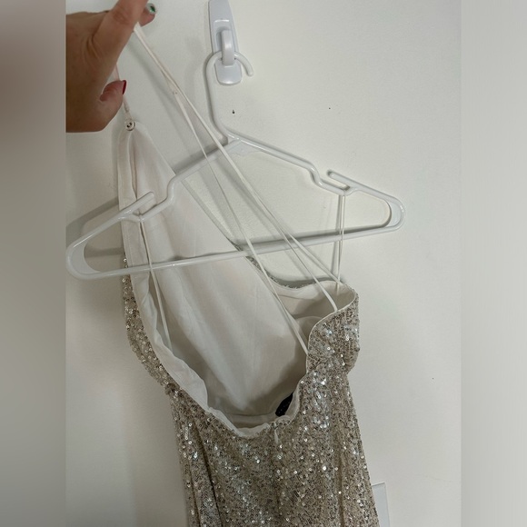 Anthropologie Zunilda Gutierrez Lincoln One-Shoulder Sequin Jumpsuit Silver - Picture 8 of 10